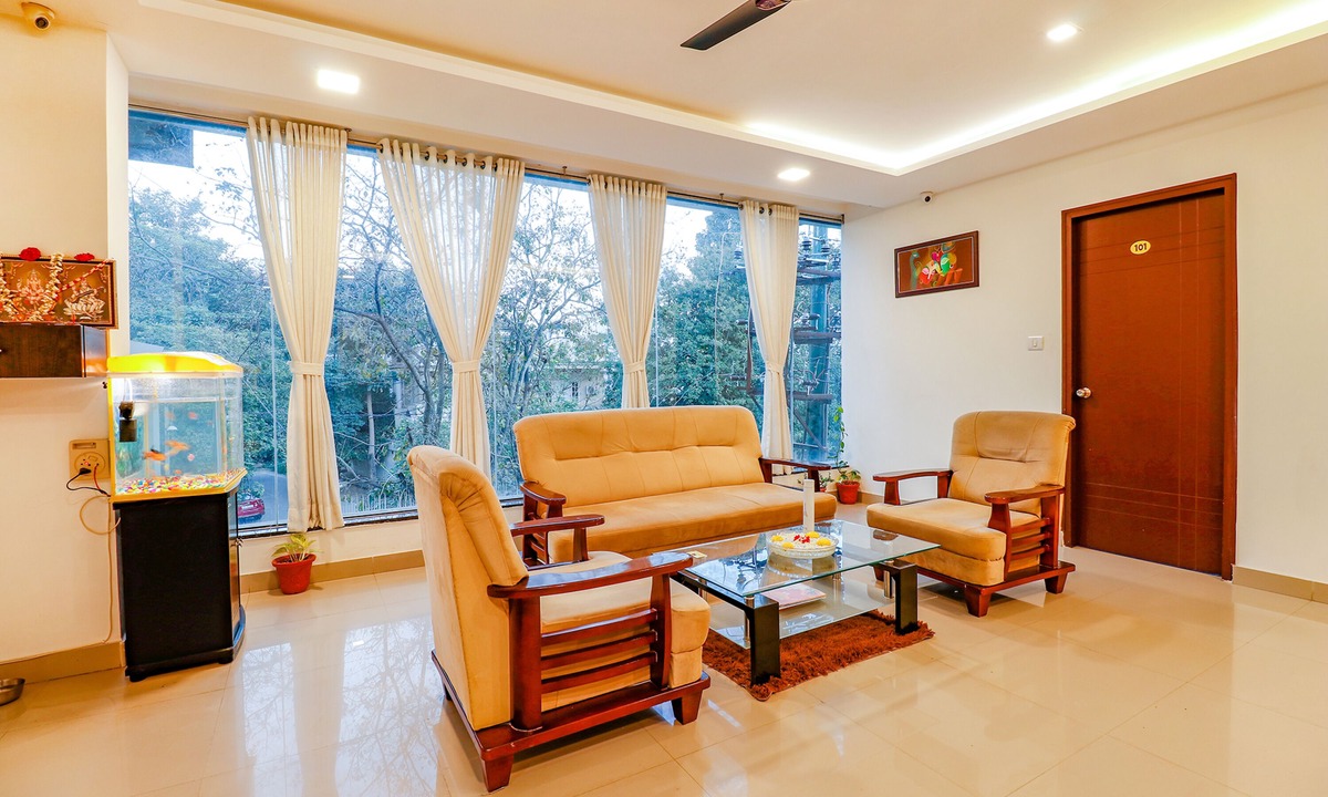 Vijaya Bank Layout Hotel | Fabexpress Sri Sai Suites