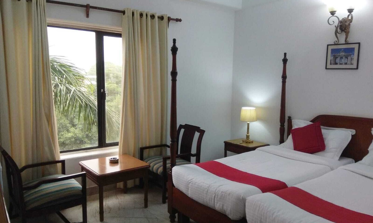 Saket Hotel | Hotel Palm Greens