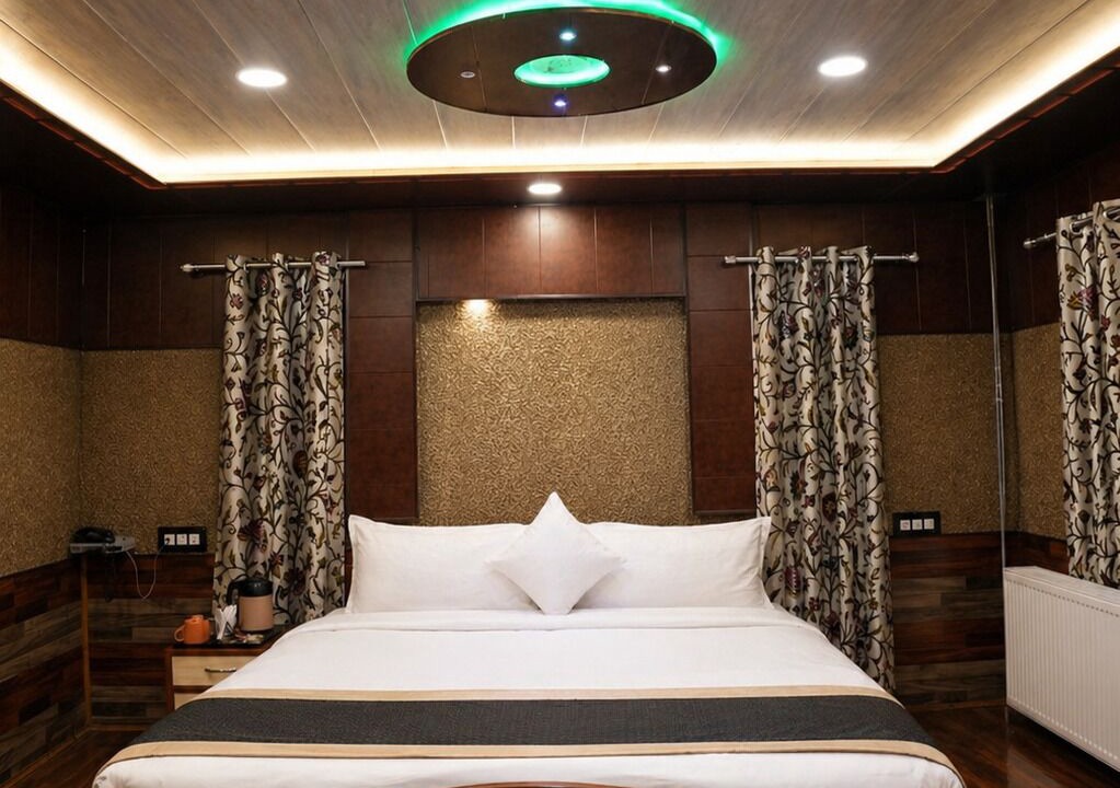 Srinagar Hotel | Pine View Resort - Gulmarg