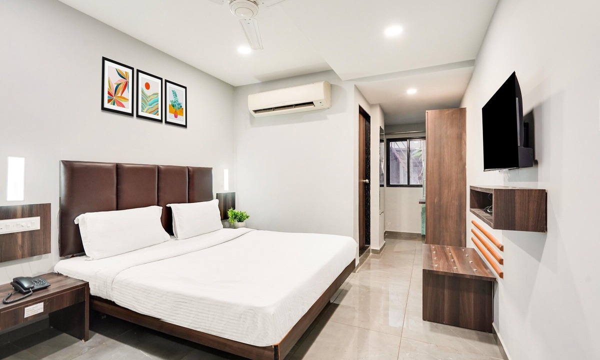 Adajan House | Super Deluxe Roompalette Country Club