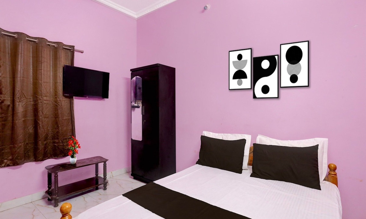 Tiruvallur House | Deluxe S K Vinoth Mahal