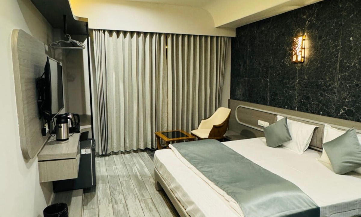 Gandhinagar Hotel | THE ROYAL ERA HOTEL Gandhinagar