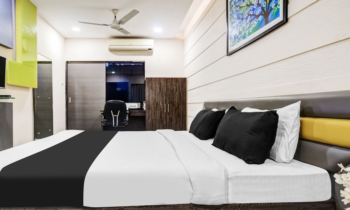 Dewas House | Premium Hotel Utsav