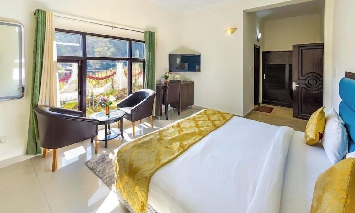 Naukuchiyatal Hotel | Hotel Vaapi Comfort inn