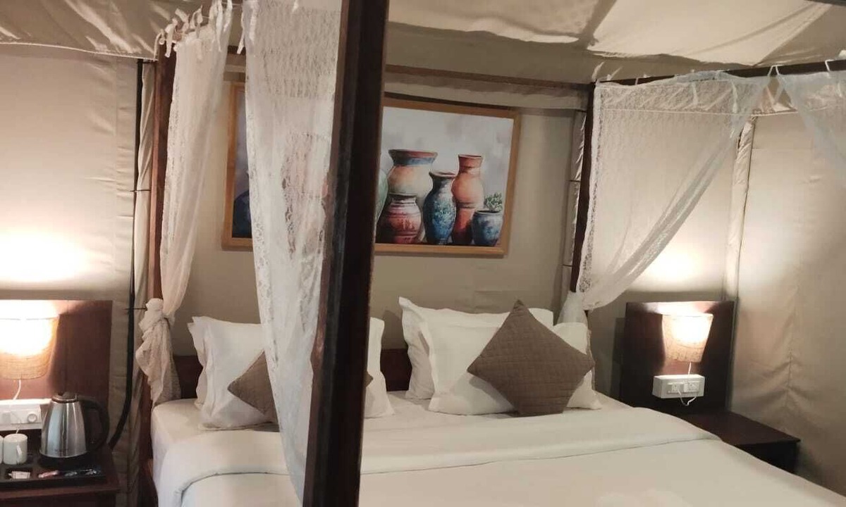 Arambol Hotel | Goya Gate Beach Resort
