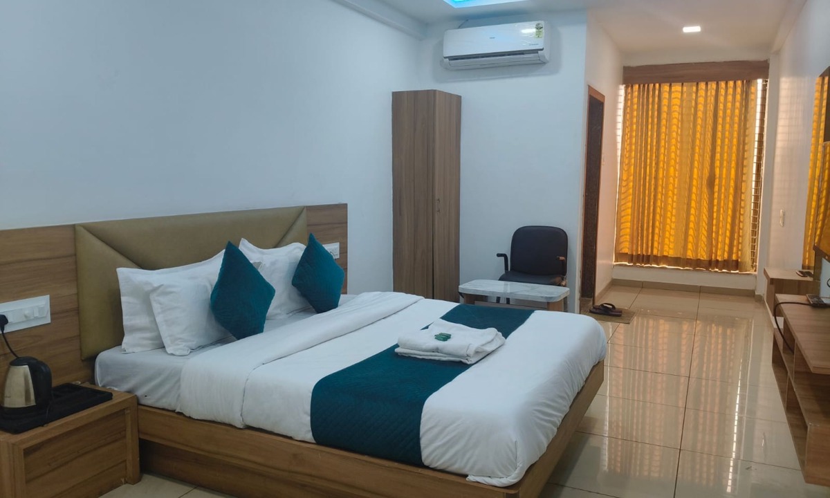 Nadiad House | Hotel Royal Palace in