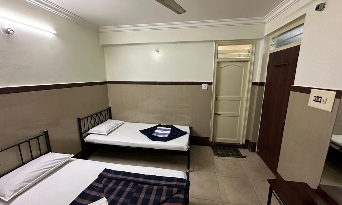 Gandhi Nagar Cabin | MAYUR PARADISE