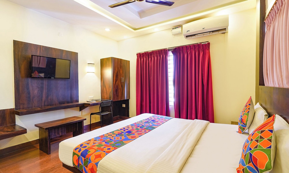 Domlur Hotel | FabHotel Royal Wood Premier - Near Karnataka Golf Association, Domlur