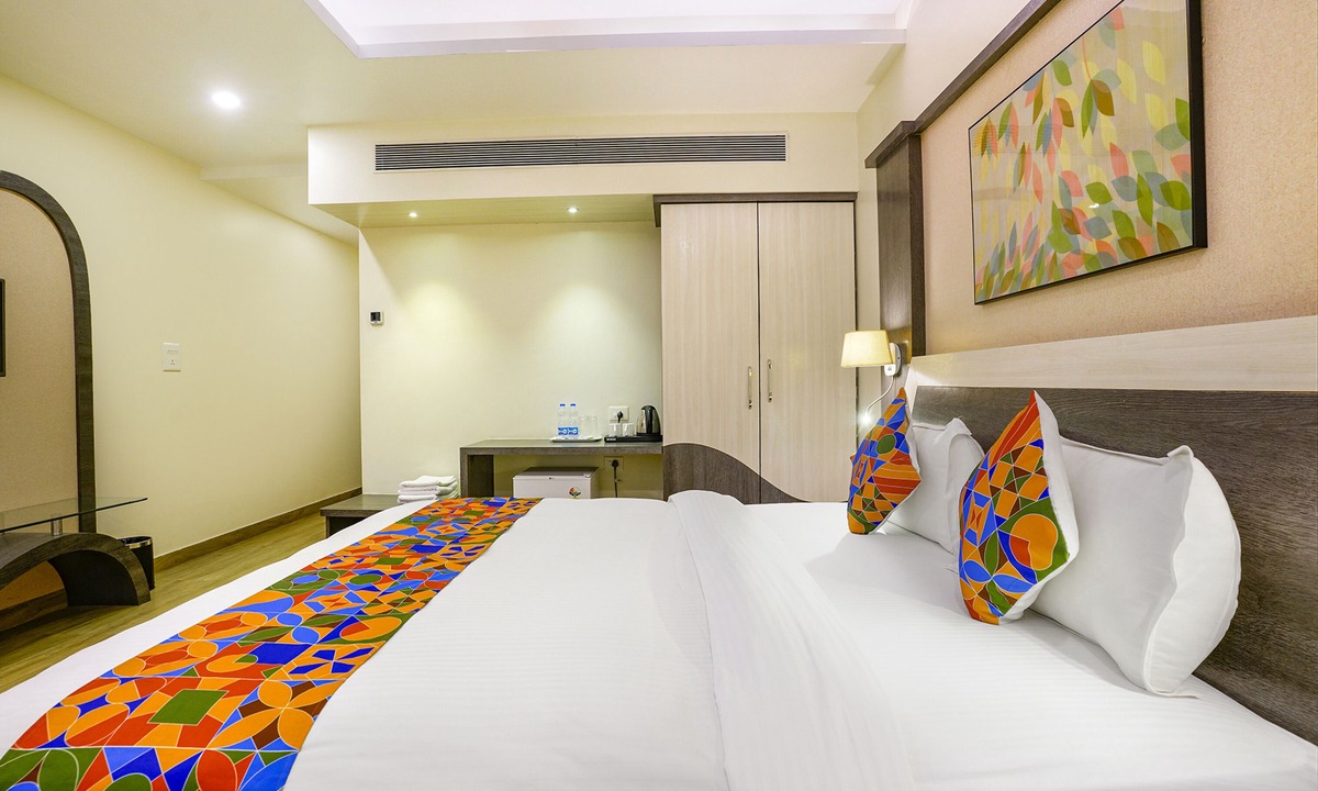 Guirim Hotel | Fabhotel Prestige
