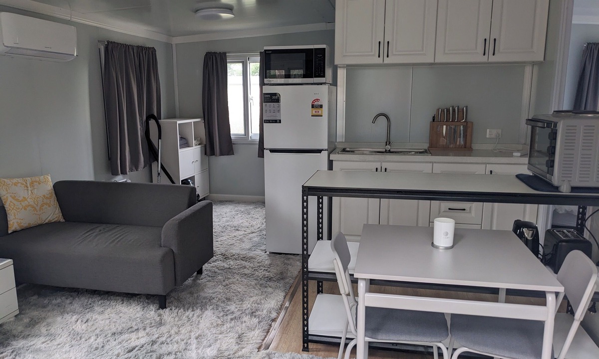 Yass Cabin | Yass farmstay (cabin)