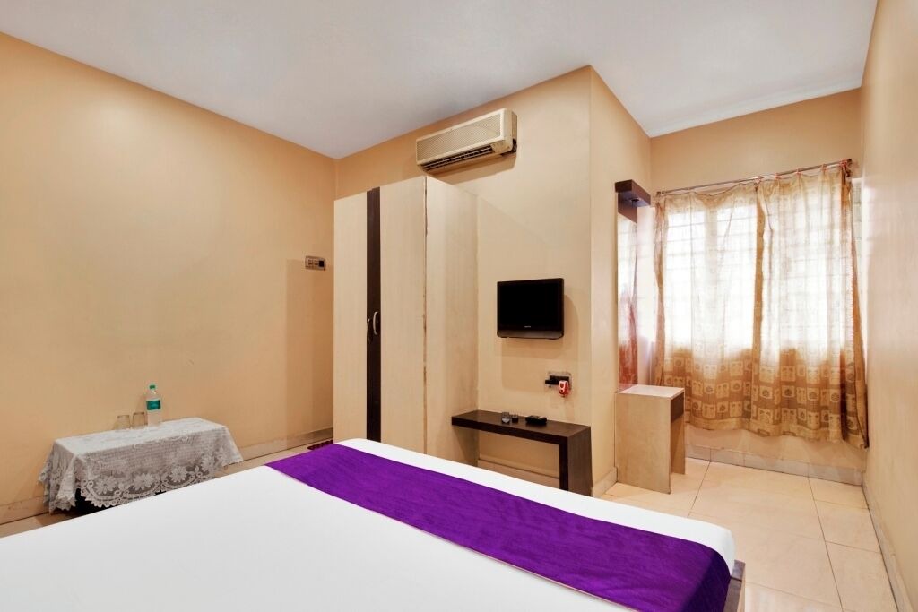 Barasat Hotel | iROOMZ Hotel Anandalok