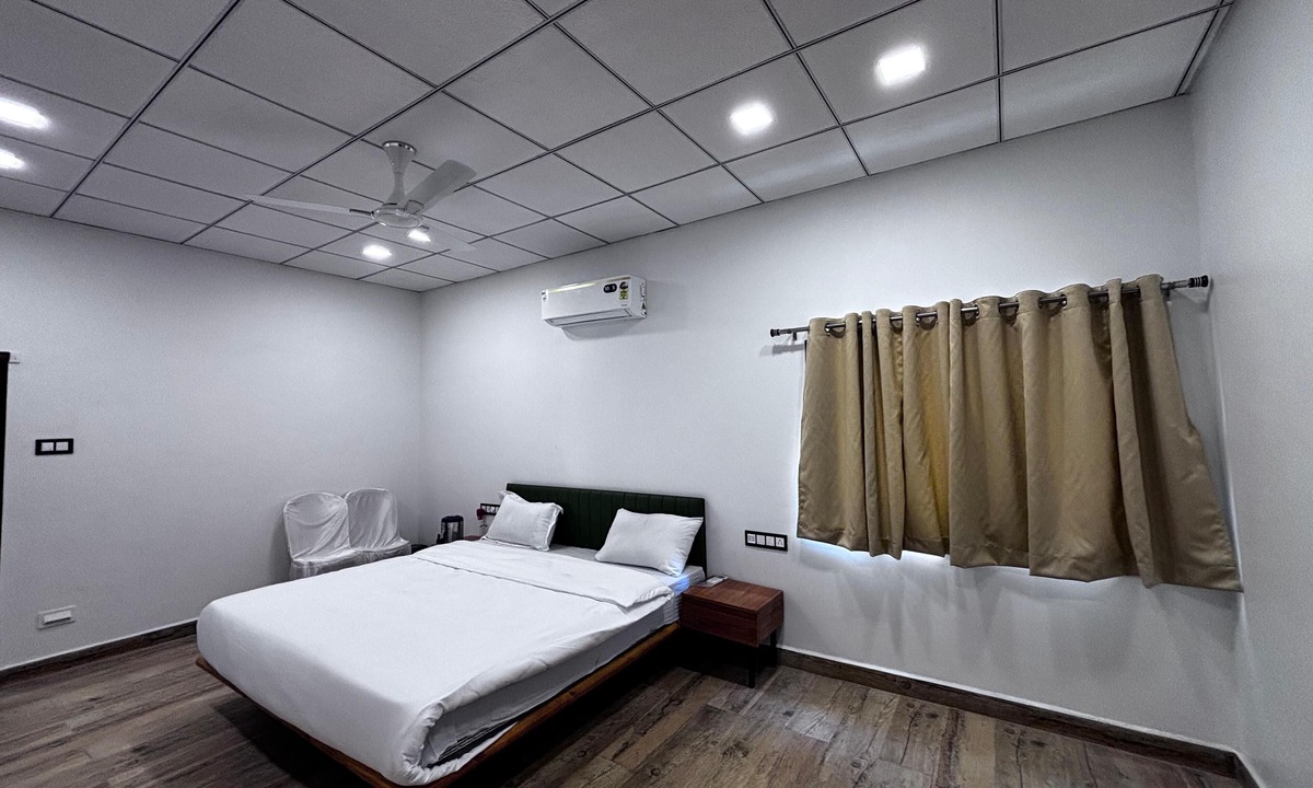 Porbandar Hotel | Unique Resort And Restaurant