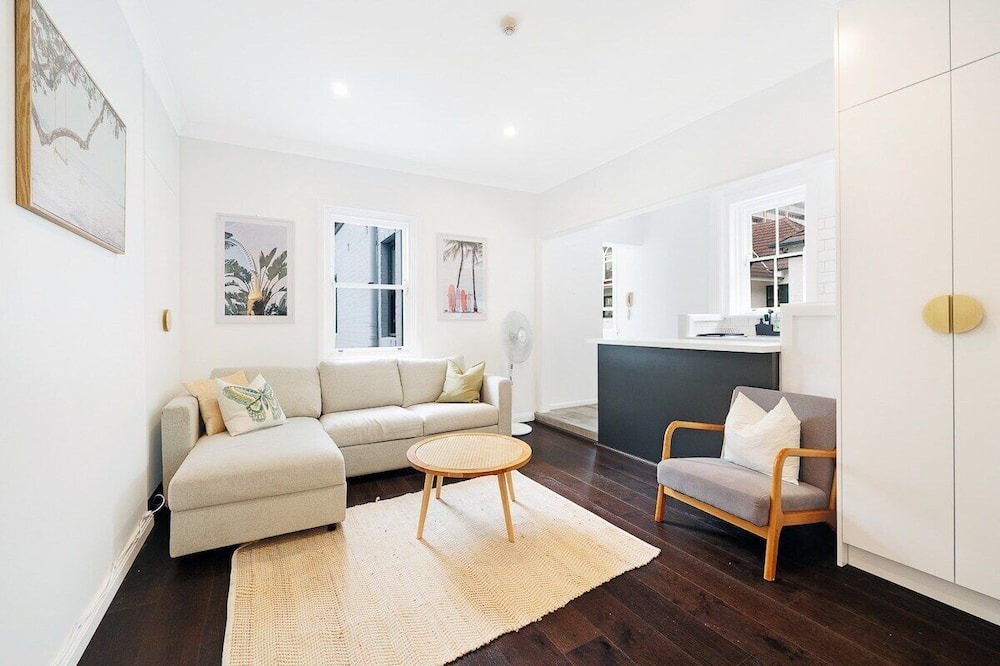 Kings Cross Apartment | 2BR apartment in trendy Potts Pt