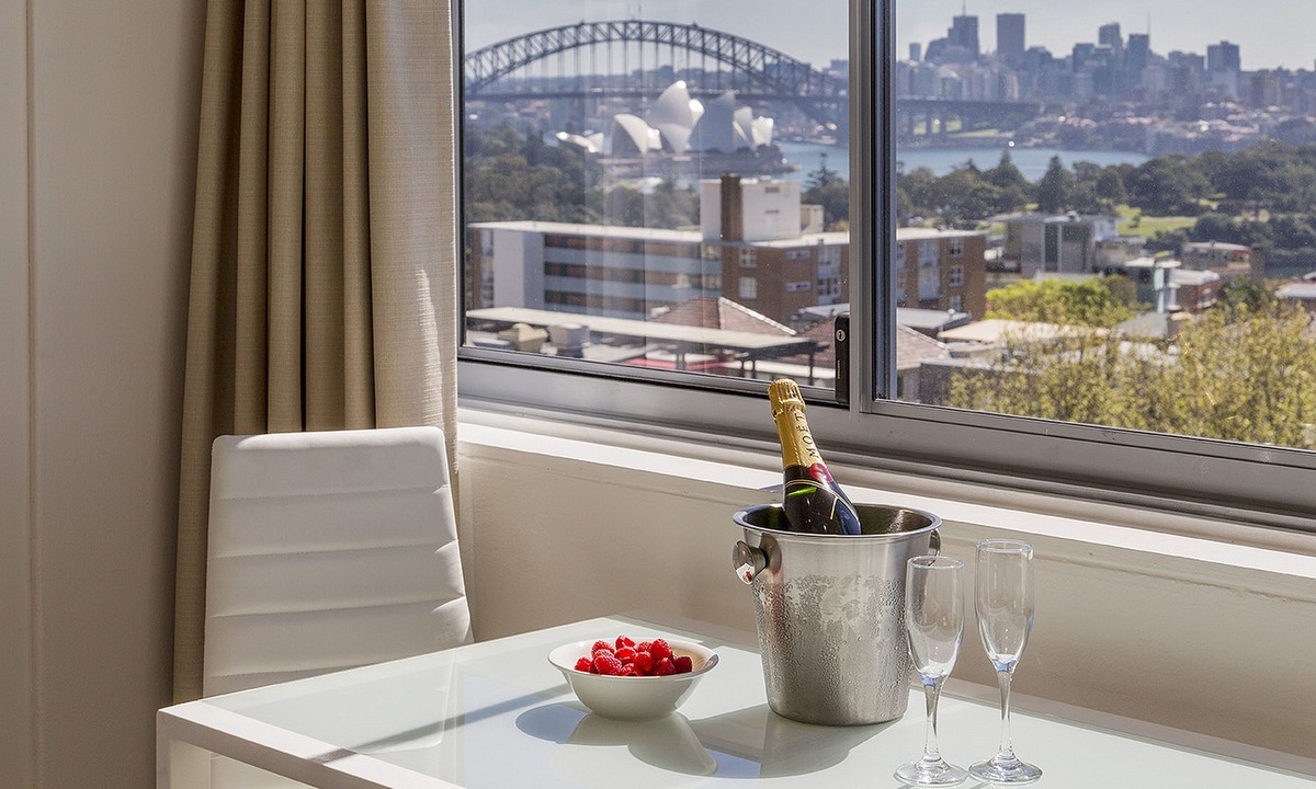 Potts Point Hotel | Macleay Hotel