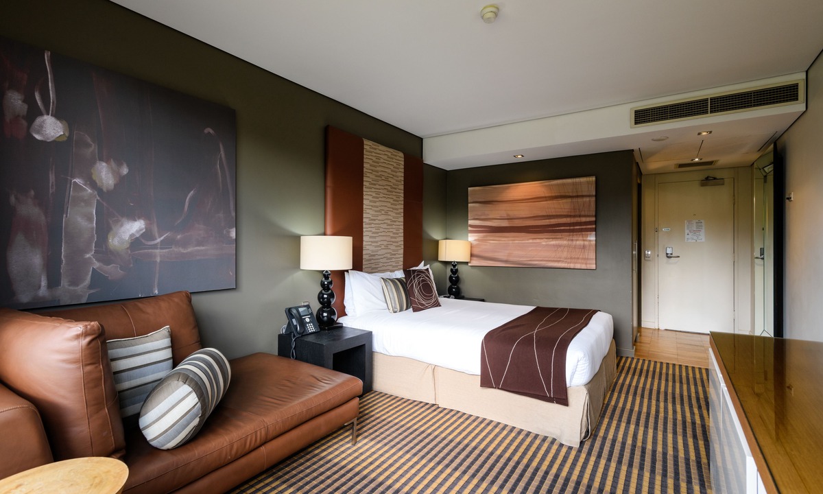 Macquarie Park Hotel | Lakeside Hotel and Conference Centre