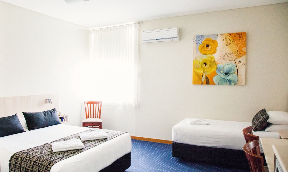 Hamilton Hotel | Tudor Inn Newcastle