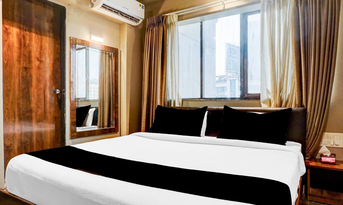 Clover Park House | Deluxe Viman Nagar Downtown Cilantro