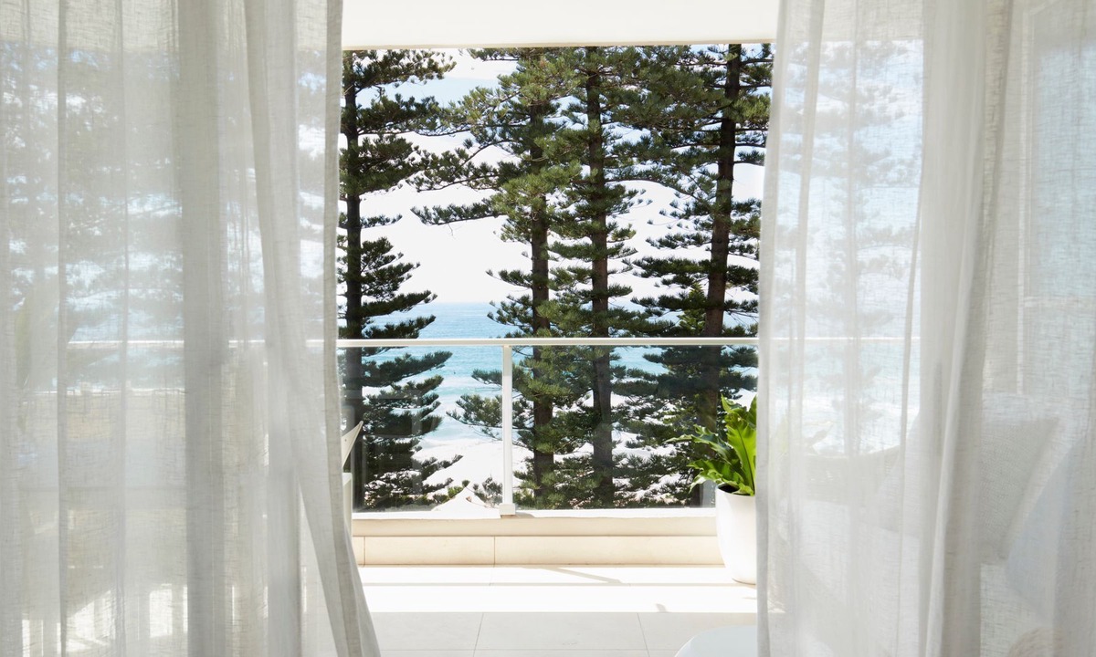 Manly Apartment | Manly Luxe is as close to Manly Beach as you can possibly be without sleeping on the sand itself!