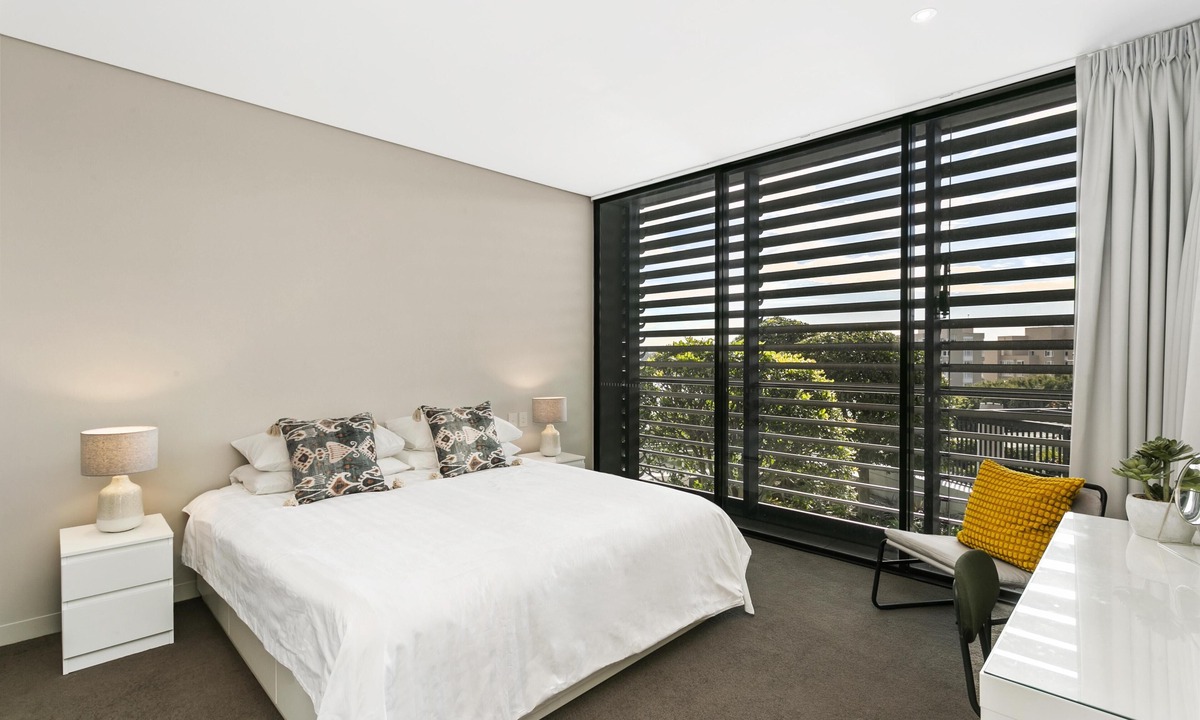 Pyrmont Apartment | Sydney - PYRM2 - Distillery Drive - Stylish 2BR + Study with Pool Gym Near Darling Harbour The Star Casino