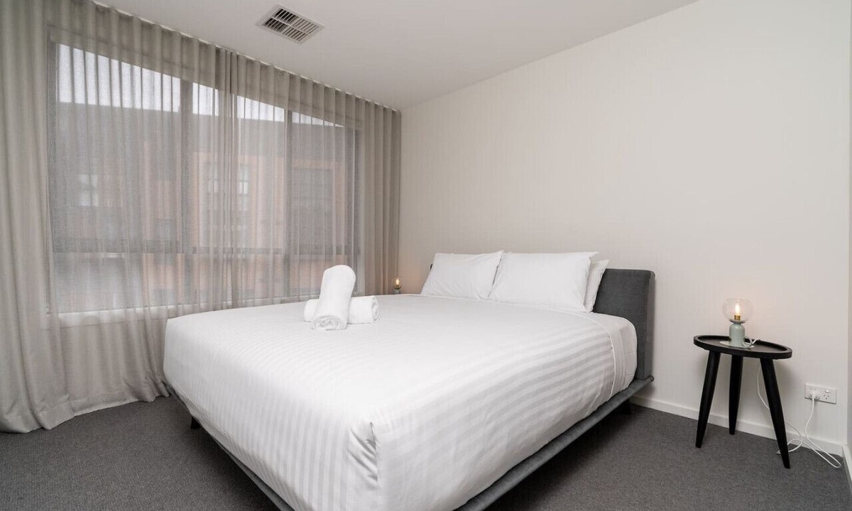 Braddon Apartment | Contemporary Tri-Level APT in a Prime Central Spot