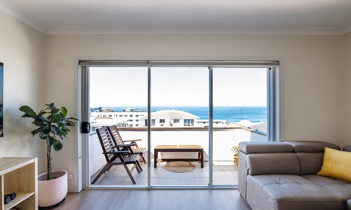 Maroubra Apartment | Breathtaking Maroubra Beachview Apt w Parking