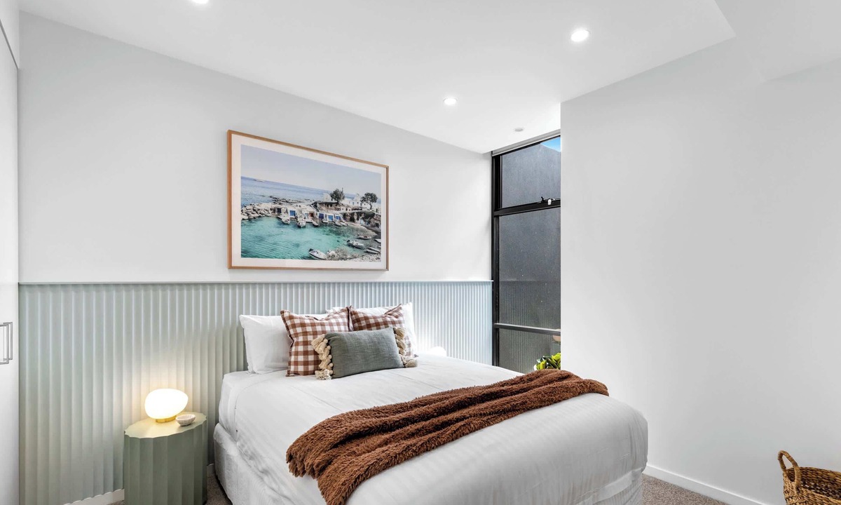 Waterloo Apartment | Modern Inner City Park-Side Pad