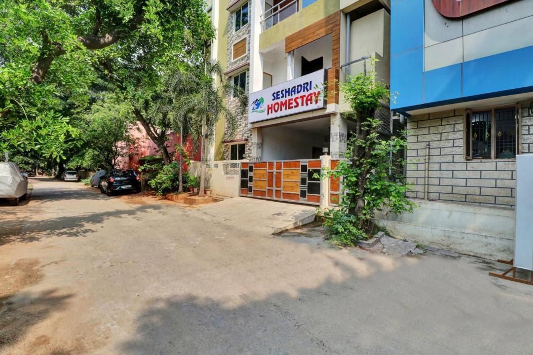 Tirupati Hotel | Hotel O SESHADRI HOMESTAY