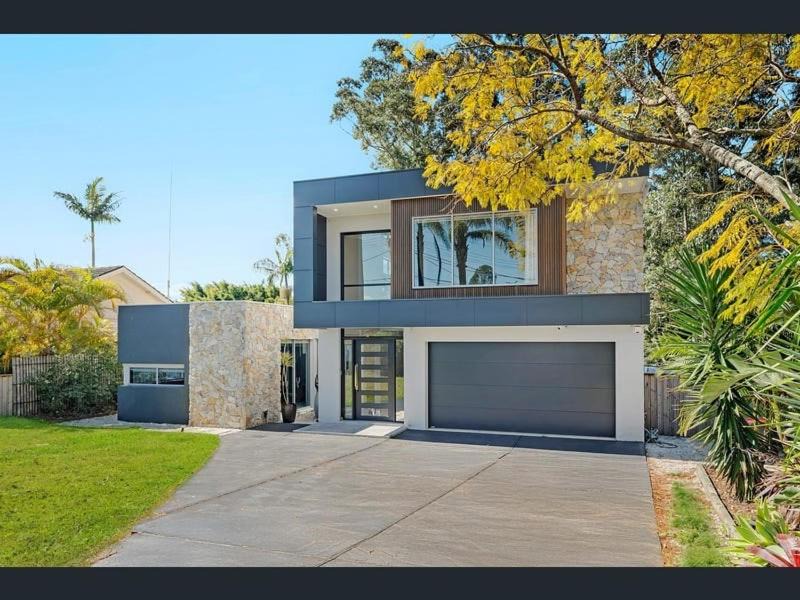 West Pymble House | Luxury 6 Bedroom Family Home in North Shore Sydney