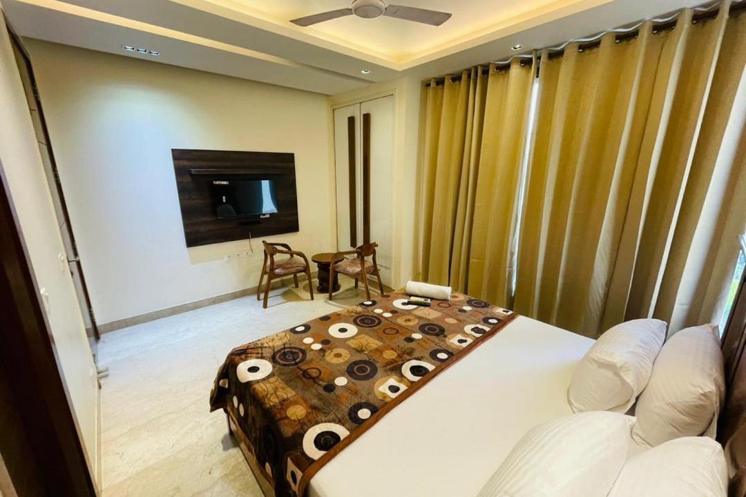 Saket Apartment | Fortune Home Bed N Breakfast- Sharing Homestay