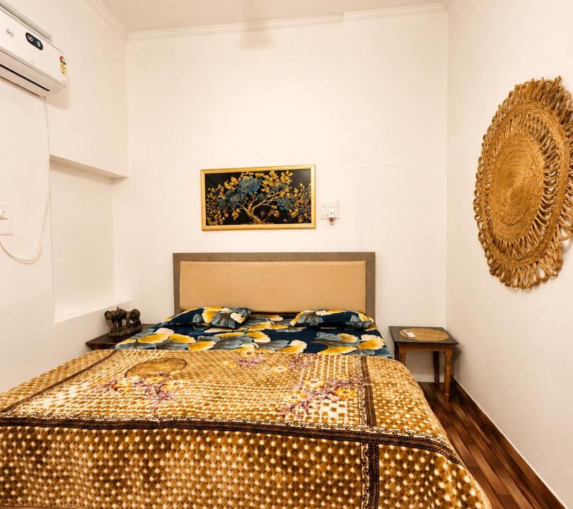 Jhusi Bed & Breakfast | Divine Solace GF1 Prayagraj Luxury Stay near Sangam
