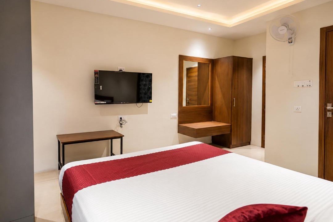 Marathahalli Hotel | Royal Suites In Marathahalli, Near kundanahalli Metro Station, Bangalore