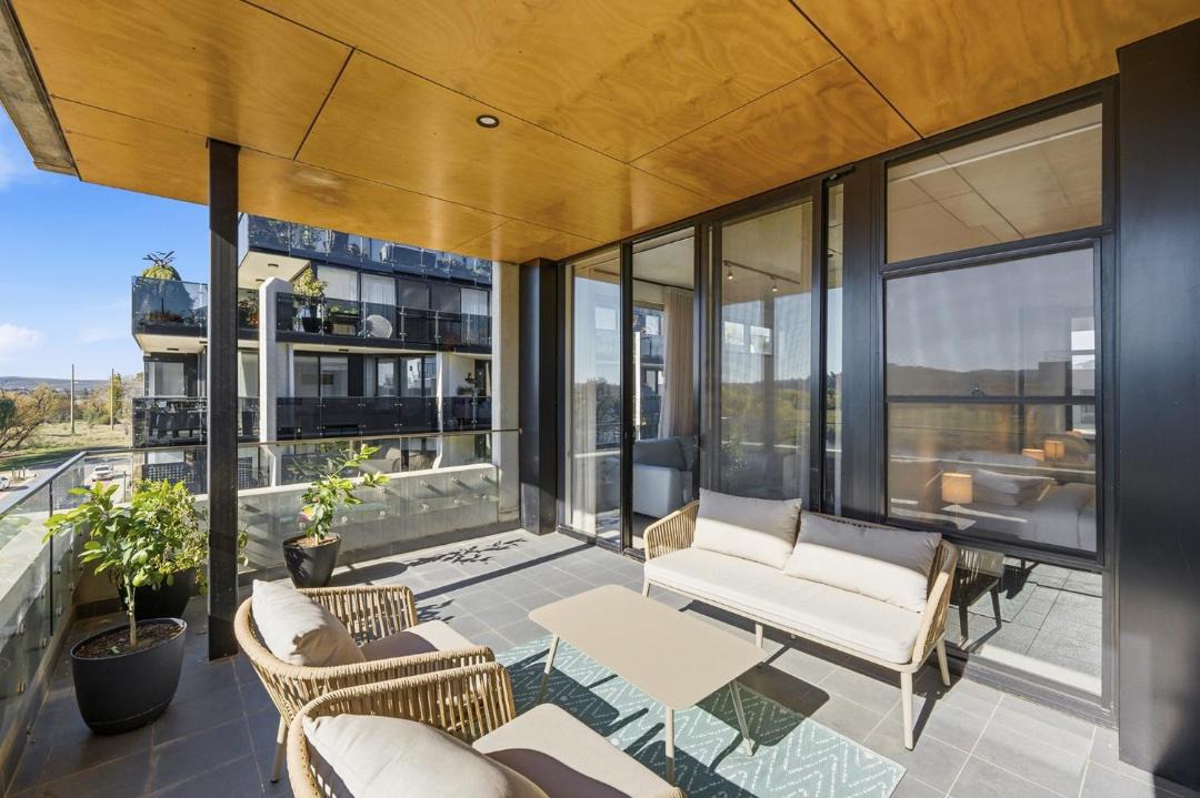 Kingston Apartment | Tranquil 2-Bed with Water View