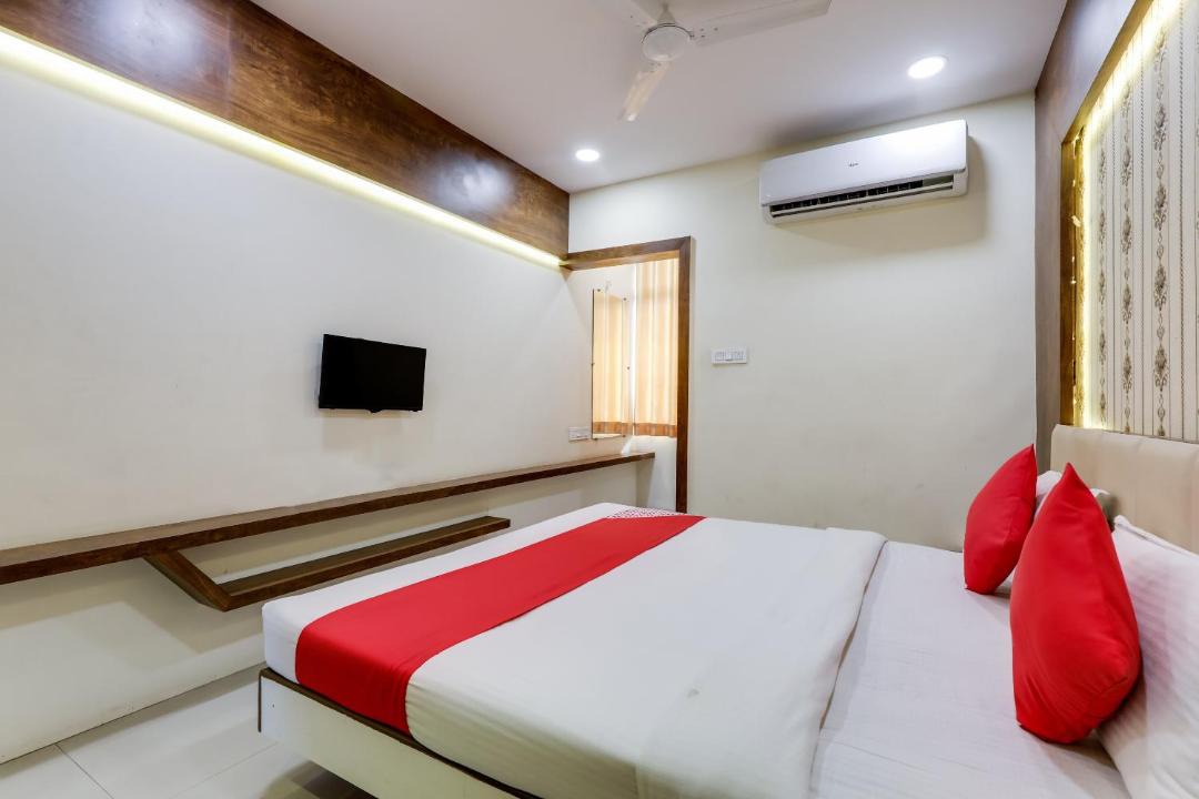 Rau Hotel | Hotel O Riyansh Palace