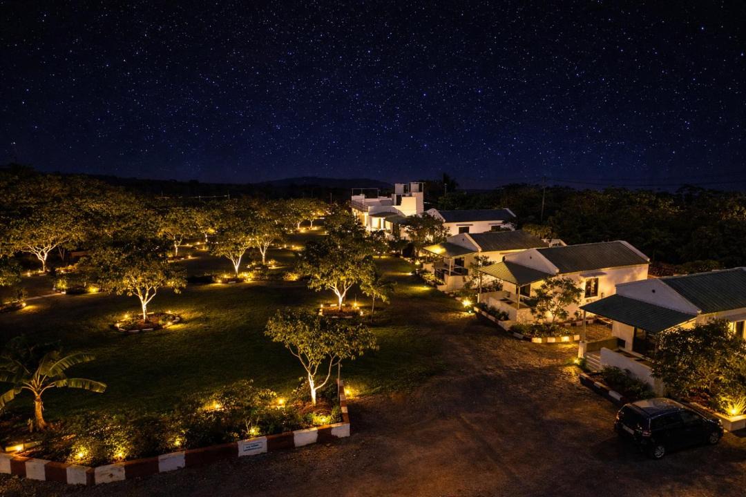 Haripur Hotel | AamraKunj Gir Resort
