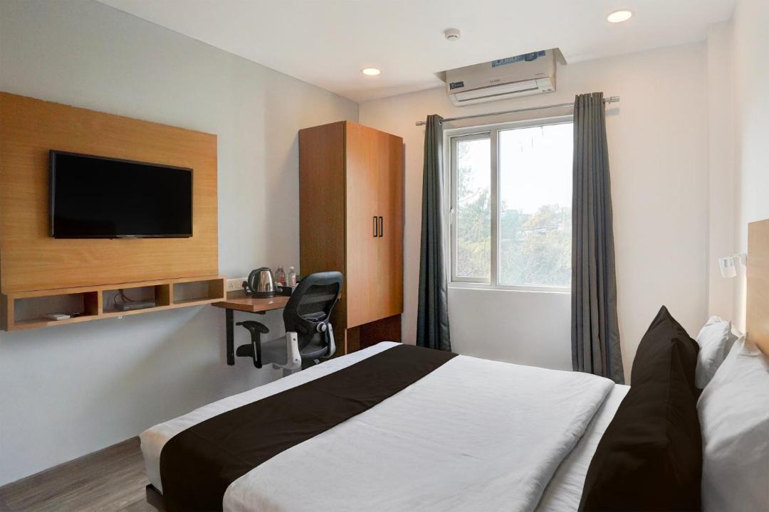 Mohangarh Hotel | OYO Townhouse Deva Road Lucknow