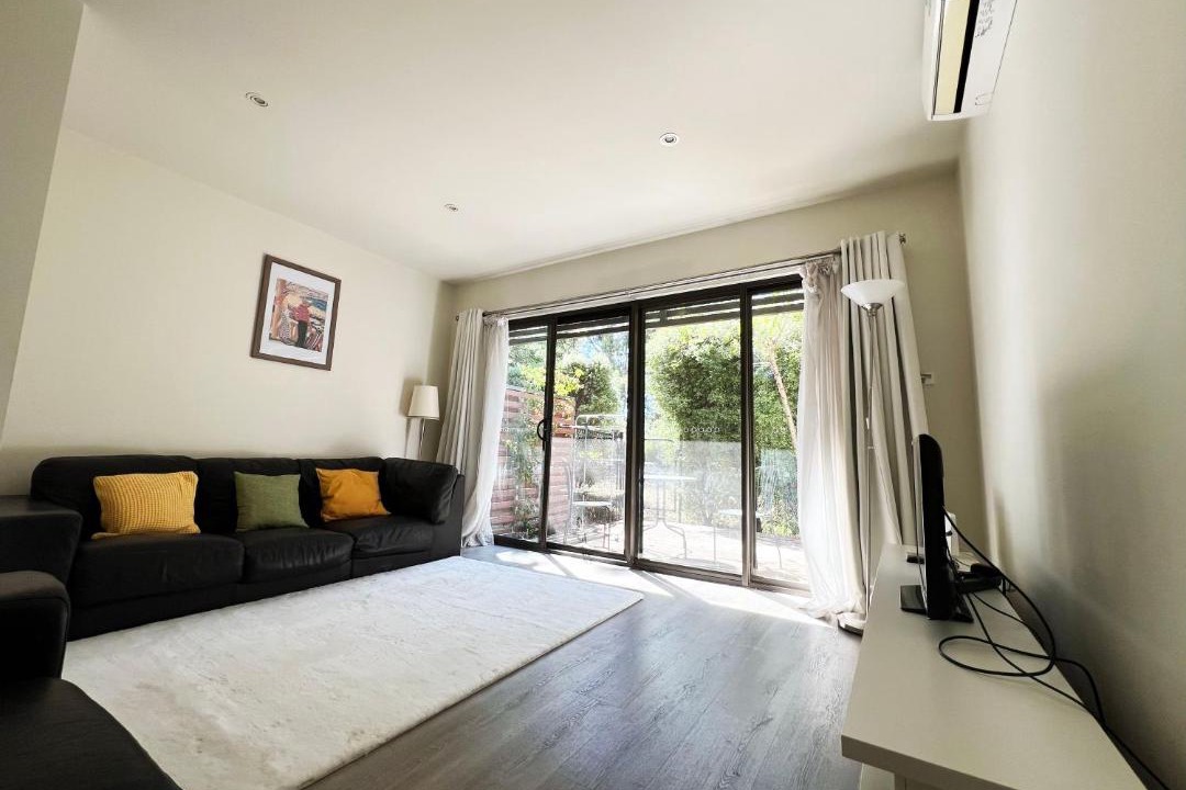 Narrabundah Apartment | Spacious Two-Story Family Townhouse Near Kingston & Manuka