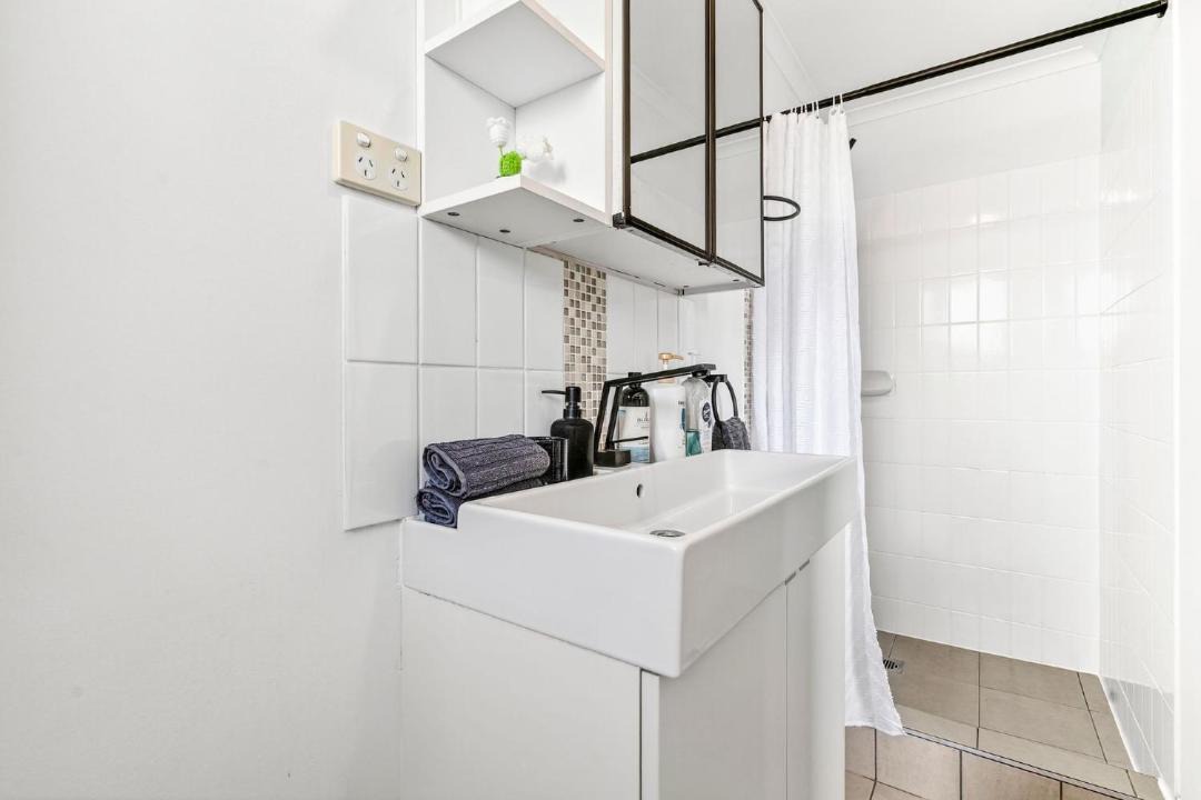 Goulburn House | Goulburn Stay with Garden Views & Comfort