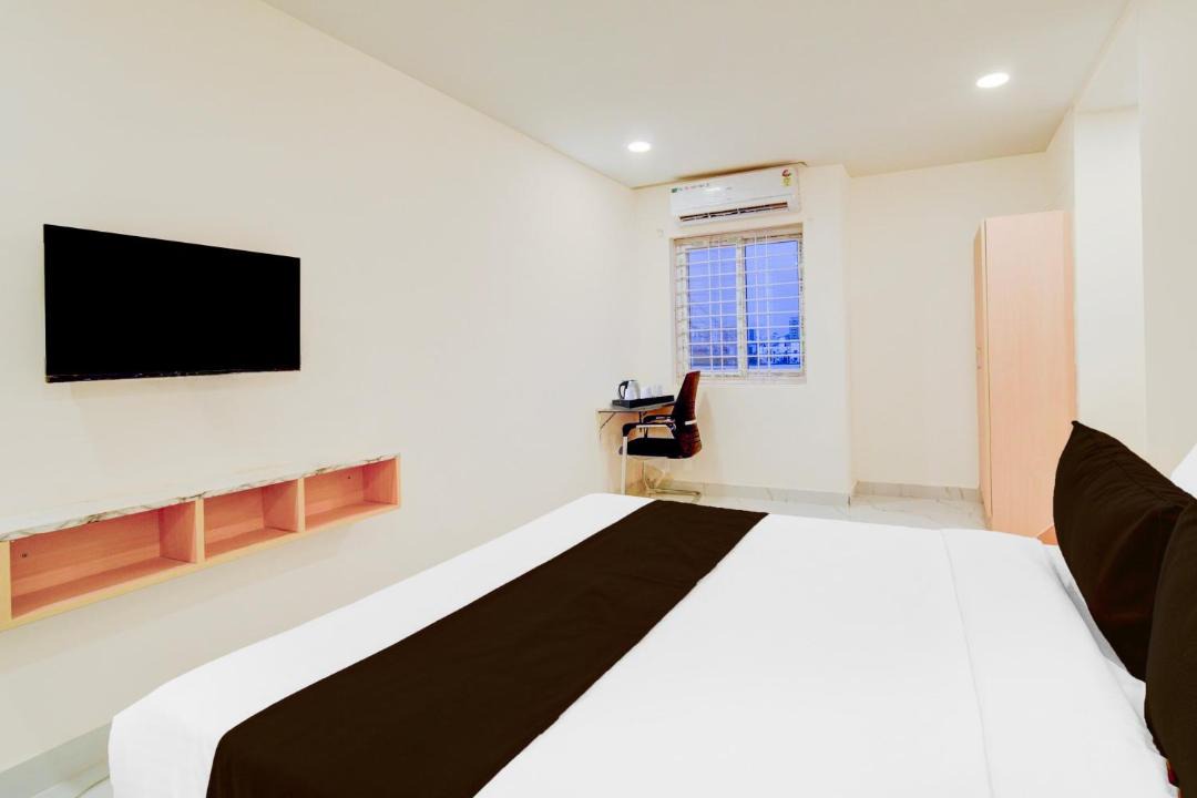 Miyapur Hotel | Super Townhouse JP Nagar Miyapur