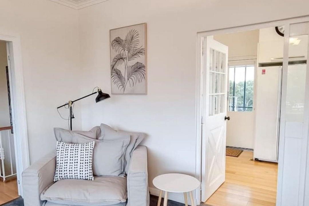 Turvey Park House | Stay at Beauty Point Wagga 5bdr 2bth magical views