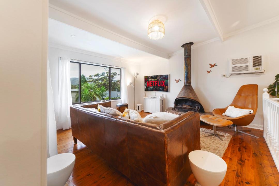 Saratoga House | 3BDRM Bayside Family Retreat with Pool with Pool & Games Room