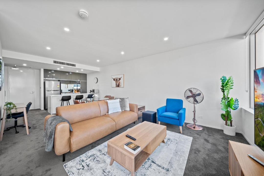 Kingston Apartment | Stylish 1-Bed Retreat Steps from Foreshore