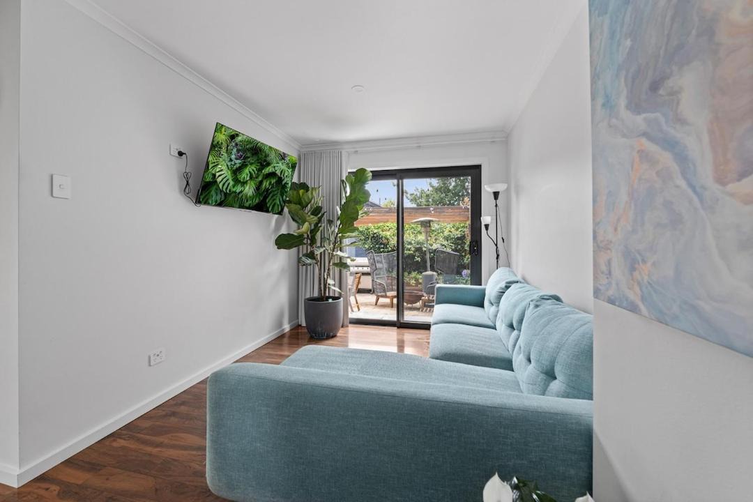 Downer House | 3 Bed Fully Renovated with Outdoor Fun