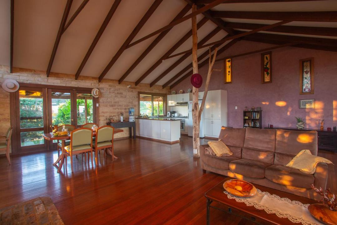 Possum Brush Apartment | Stone Cottage