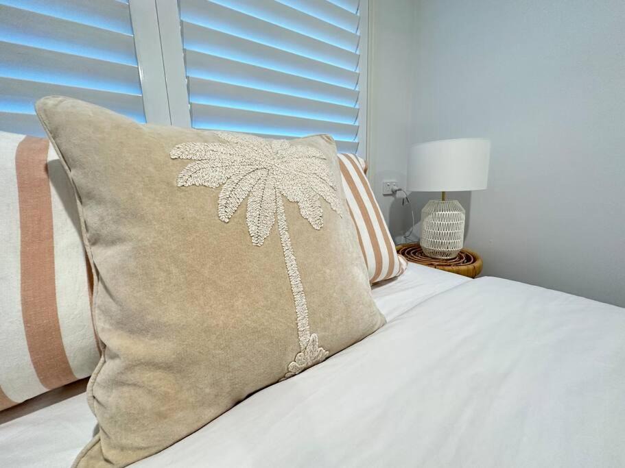 Towradgi Apartment | Casa Solé - Calm 1BR Escape by Towradgi Beach