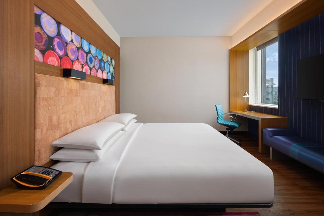 Kadubeesanahalli Hotel | Aloft by Marriott Bengaluru Outer Ring Road