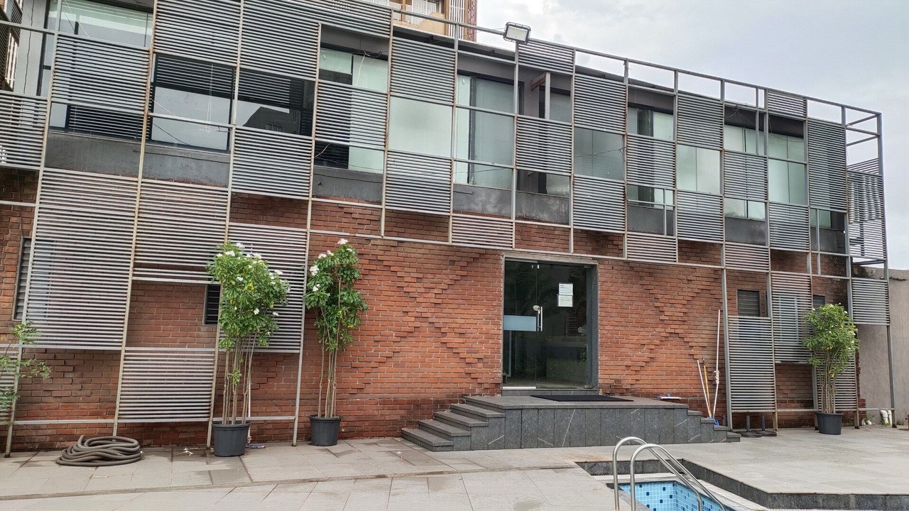 Photo of Buildings in Dumas
