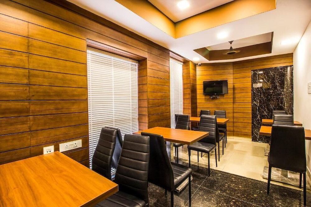 Photo of Livingroom in Koyambedu