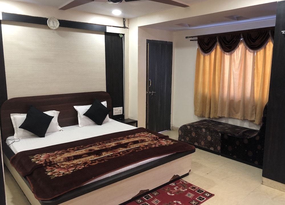 Photo of Bedroom in Pachmarhi