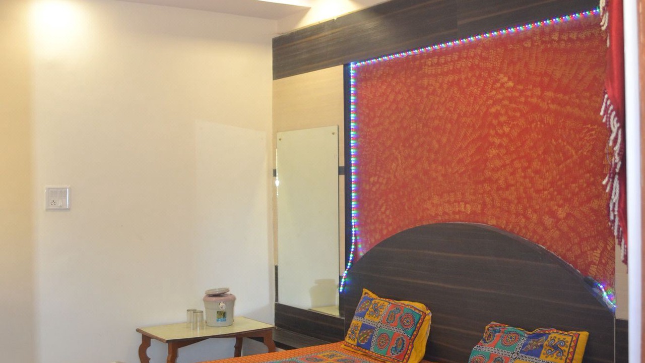 Photo of Bedroom in Pachmarhi