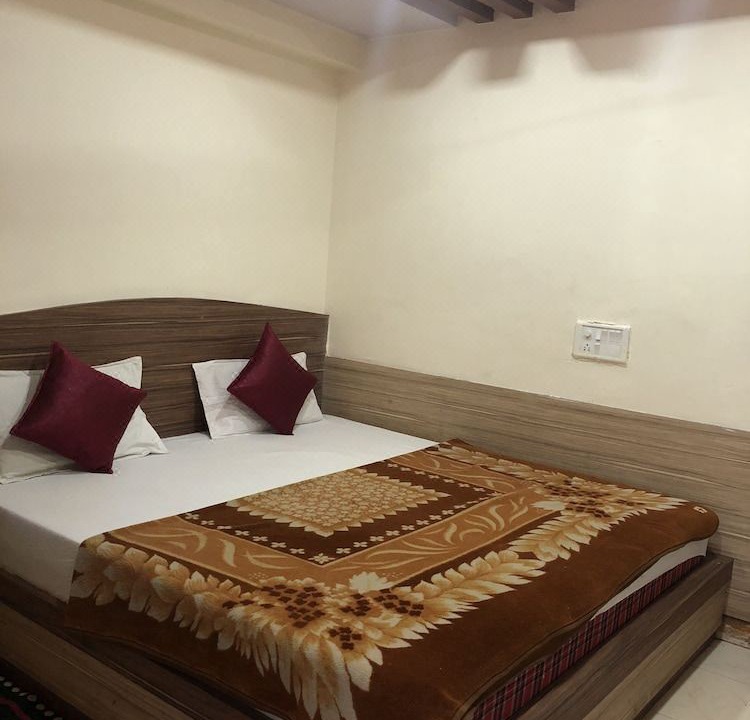 Photo of Bedroom in Pachmarhi